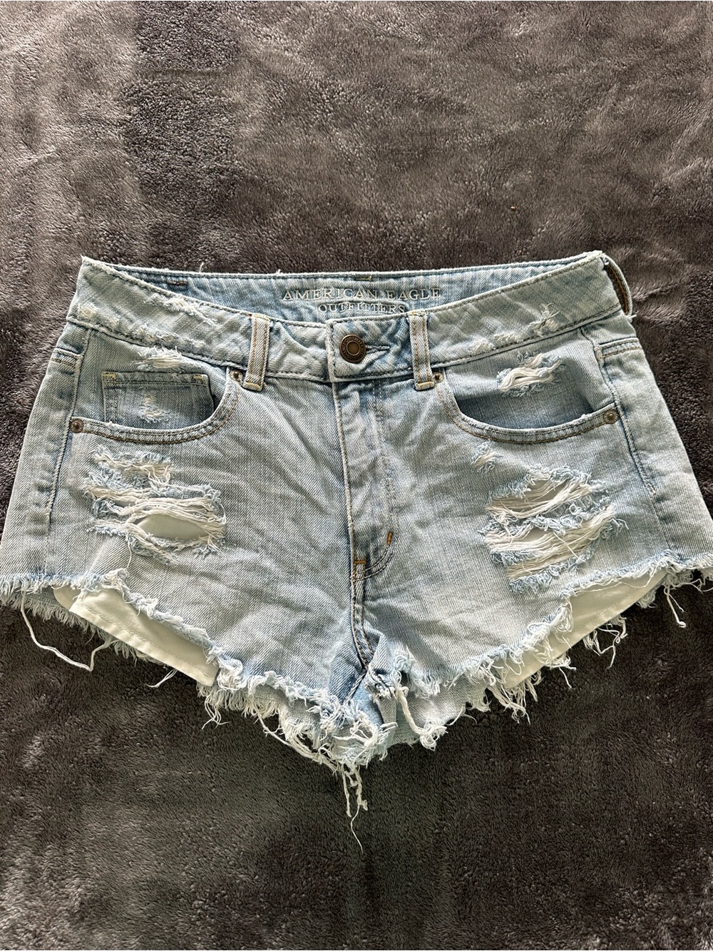 American Eagle Outfitters Light Wash Distressed Denim Jean Shorts size 6